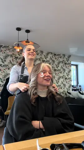 Permettre à ses copines qu’elles se sentent plus belles 🤎🤍 #pourtoii 