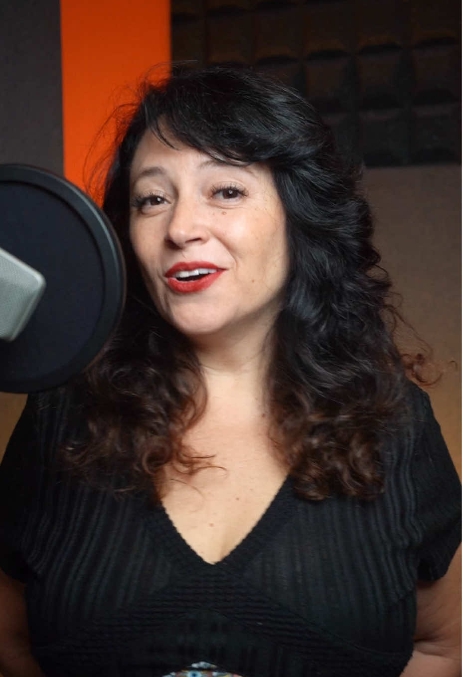 Actualizarte siempre será lo mejor para tu carrera 💕 Quiénes  han sido tus maestros? 👀 #actrizdedoblaje #cristinahernandez #educacion #disney #netflix 