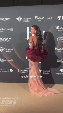 اطلالة الجميله نور في عرض ازياء المصممه وعد العقيلي   في Riyadh fashion week  موعادي جمال اناقتها #riyadhseason #riyadhfashionweek #وعد_العقيلي  @Nour Bobo  @Waad Aloqaili 