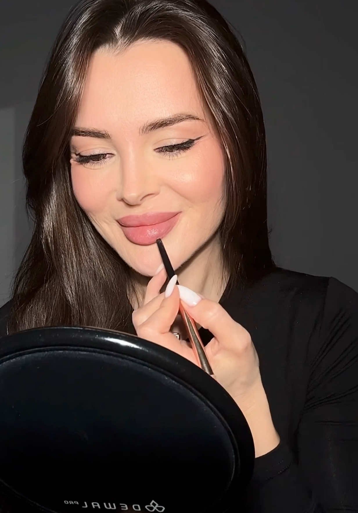 Inst: neo_make_up                                                  #makeup #recommendations #neo_make_up #lovehistory #grwm 