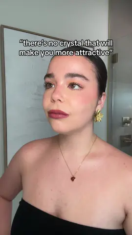 Why I really love wearing it👇🏻 wearing carnelian over my heart chakra feels like pure life force energy. It radiates warmth, confidence, and passion❤️‍🔥 wearing our heart carnelian necklace!! 