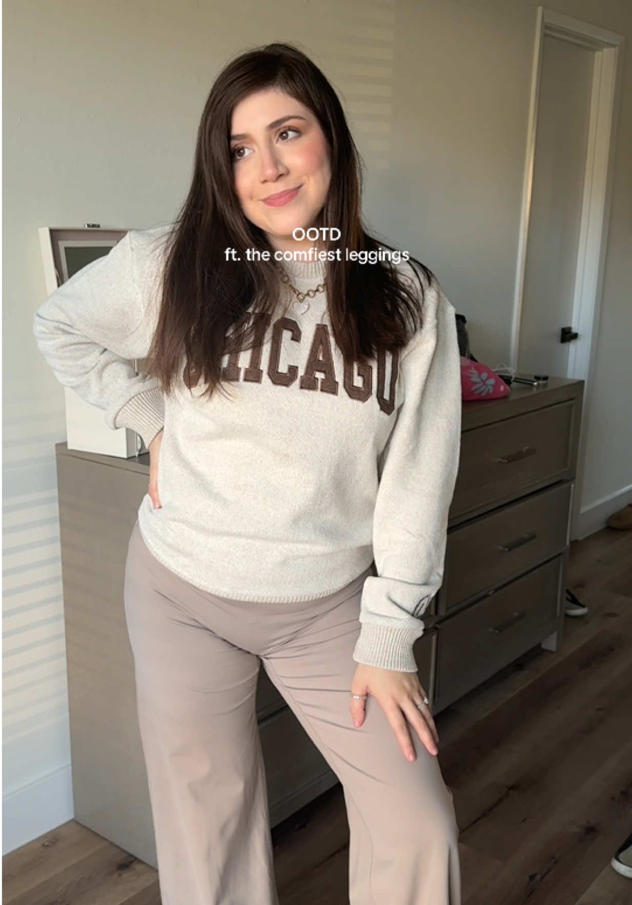 i’ll be waering these for thanksgiving tysm ✌️ Im 5’2 ~150lbs.. ordered a M but could’ve sized down tbh!  #ooq #tiktokshop #tiktokmademebuyit #leggings #comfy 
