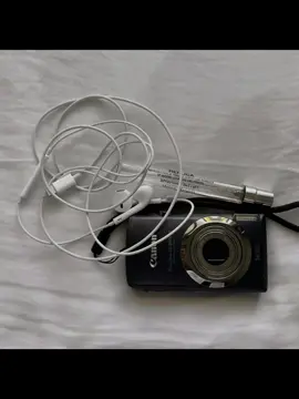 #japaneseasthetic #vibe #cleaningfyp #fyp #headphones