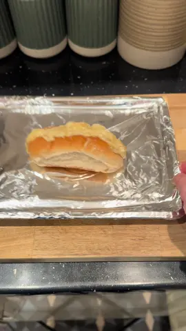 How to peel a banana + bonus banana bread recipe😍 #DidYouKnow #funny #baking #cooking #fyp 