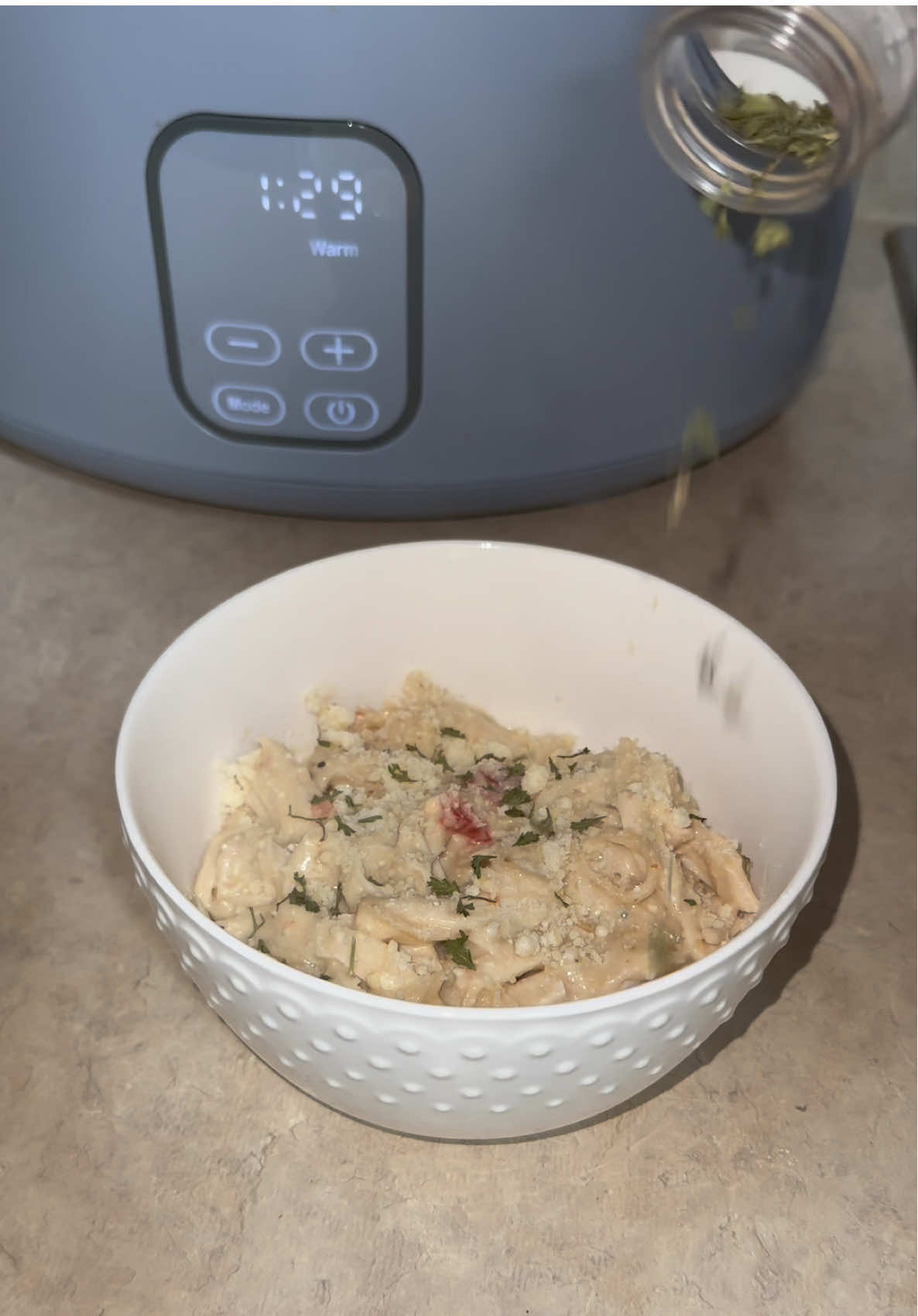 😋😋😋 #crockpotrecipes #crocktober #crockpotmeals #chickenspaghetti #creatorsearchinsights 