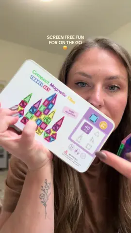 Mini magnet tiles to keep them busy ANYWHERE 👏🏼  #screenfreefun #minimagnettiles #magnettiles #travelingwithkids #kidsgiftideas 
