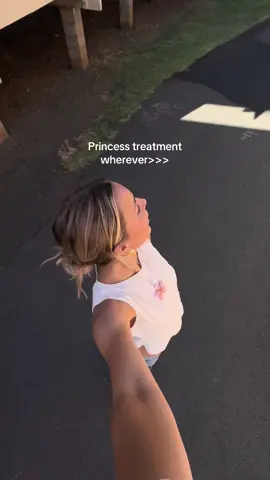 I love our morning skates to class @noahnishon #princesstreatment #uhmanoa 