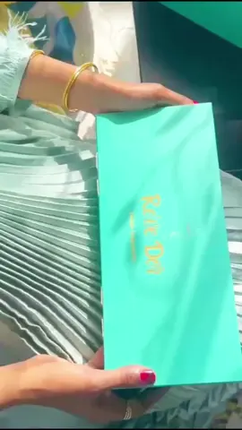 اتوفرت في Dew Beauty store   وانتهت قبل ما ننزل ونعلن عنها هتتوفر في الايام الجاية بإذن الله عليها طلب كتير شديد حقيقي روووعة ماشفت زيها قبل كده خمر مميزه معمولة بحب رهيييييبة بمعني الكلمة @ريفدور | RE'VEDOR  بتعمل في عظمة قمة في الرهابة 🤤❤️🥰😍🤤 #sudanese_tiktokمشاهير #سودانيز_تيك_توك_مشاهير_السودان #sudanis_tik_tok #الشعب_الصيني_ماله_حل😂😂 