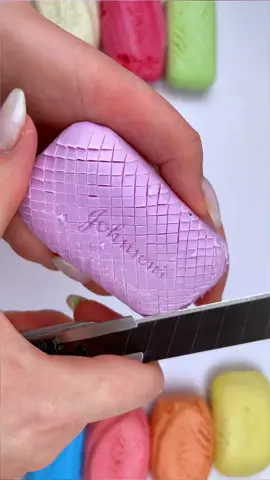 O vídeo mais satisfatório que você vai ver hoje!! 😌 #Satisfatorio #ASMR #CortandoSabonete #SoapCutting #SomSatisfatorio           