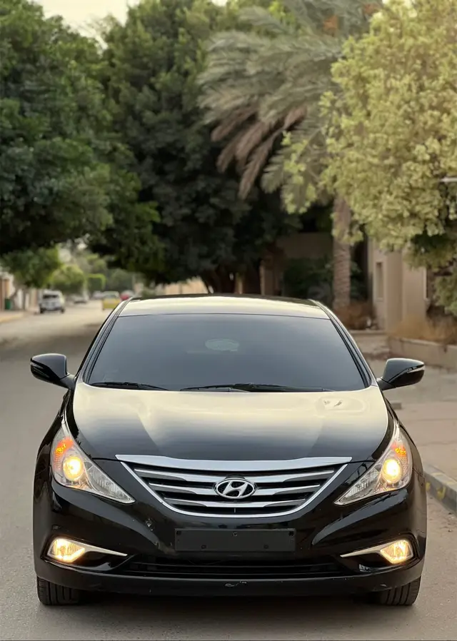 ‏‎🌙 هونداي سوناتا 2012  🌙 ‏‎❤️‍🔥 لعشاق النظيــــف درجة اولي   ❤️‍🔥 ‏‎🌙 ماشاء الله تبارك الله  درجة آولي 🌙 ‏‎ #احكي_في_الجديد_والسفار 😍 ‏‎ المحرك : 20  ‏‎مميازات السياره :-  اللون : black 🖤🩶 ⚪ تحكم تام في المقود ف المرايا 📟  ⚪ حساسات خلفية✨ ⚪ سيرية اطارات🔥 جديدة..🌺   ⚪ تدفئة ف الكراسي الخ.🌻..  ⚪ دبل كمبيو ✨ ⚪ مدخل USB 📱 ⚪ مدخل AXU 📱 ⚪ منظومة هاتف 📱 ⚪ تكييف دجيتـال ❄️ ⚪ سنترلوك 📟 ⚪ فليتشة في المرايات ✨ ⚪ نظام اقتصاد ESO ✨ ‏‎الحـالة : مُمتَــٰـازَة 😍 ‏‎إستيــراد گوريــا  🌼 ‏‎جُمــرگ ؛ رِسـالَة مَفتوحَـة  ‏‎تاريخ الوصول حديت 🤍 ‏‎الممـيزات : جَميـــعْ المَزَايَـــا ماعدا الفتحة 🔥 ‏‎محرگ وكمبيو 10/10  ‏‎العيـوب : لا يوجـدْ بإذنِ الله 🔥 ‏‎نـاقل الحـركة : أوتوماتــگ - Auto ‏‎نـوع الوقـود : بنزيــن - Gasoline ‏‎طـريقـة الدفـع : گـــاش - Cash  ‏‎ملاحظة :- الكربون موجود والأصلي بالكشف من ورشه إلى عشرة  ‏‎تم الكشف علي السيارة ميكانيكا و كهربائيه ولا يوجد بها اي أعطال اللهم بارك 🔥 ‏‎خالية من القص والقشرة والتشطيب  —————————  رقم الهاتف :0944833060 ‏📌‎عنوان  طرابلس