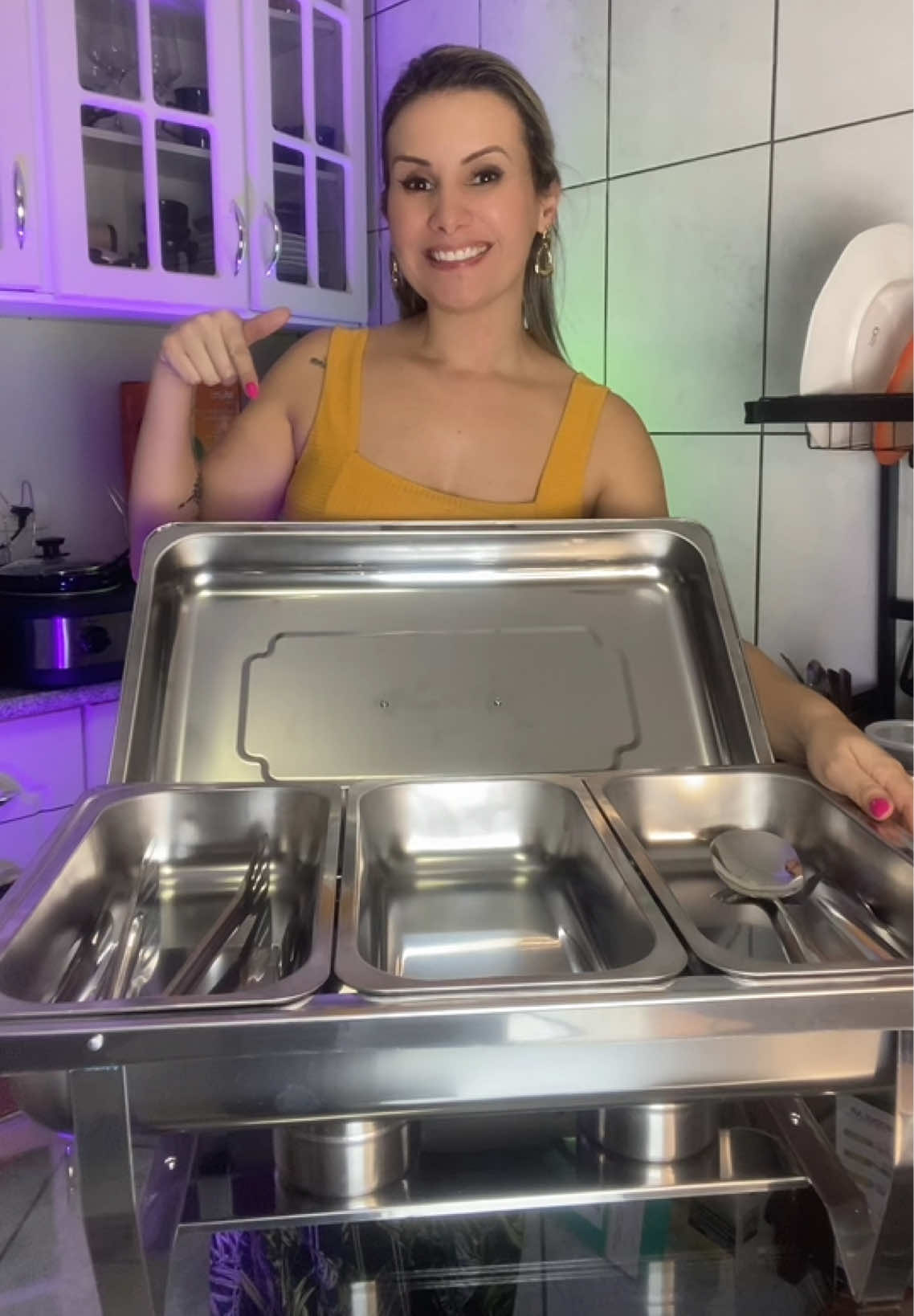 ✨ O queridinho das festas chegou! ✨ Esse réchaud de 12L com 3 cubas é simplesmente perfeito pra festas de fim de ano, aniversários e churrascos 🍖🎉 Feito em aço inox, mantém os alimentos quentinhos no sistema banho-maria e ainda vem com colher e pegador inclusos 😍 Tem também nas versões com 2 ou 1 cuba, pra escolher o tamanho ideal! 🔥 Dica: o único arrependimento é não garantir o seu antes de acabar! 👉 Clique no link do vídeo e leve o seu agora! #rechaud3cubas #rechaud2cubas #rechaudinox #ofertadodia #promocaotiktok 