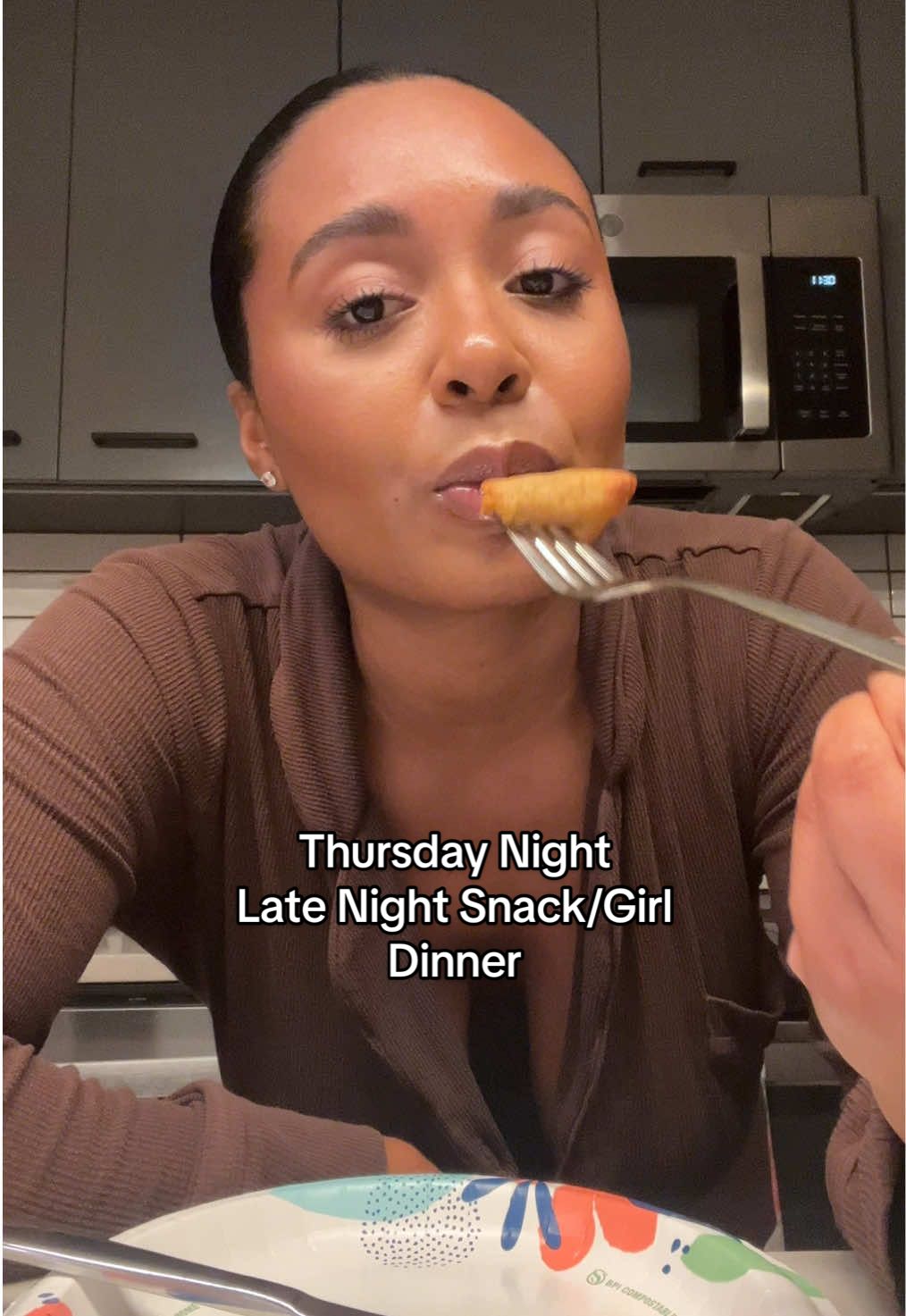 PSA: Y’all gotta stop having events start at 7 PM if you’re not going to take the food seriously… 😒🫠#dcevents #fyp #latenightsnack #eventetiquette #samosas 