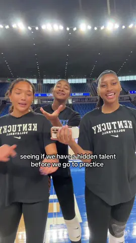 “we’re going to practice” 🤣🎤 @Jordyn Dailey @Keke @asia @Kentucky Volleyball #NCAAWVB #kentucky #singing #volleyball #funny 