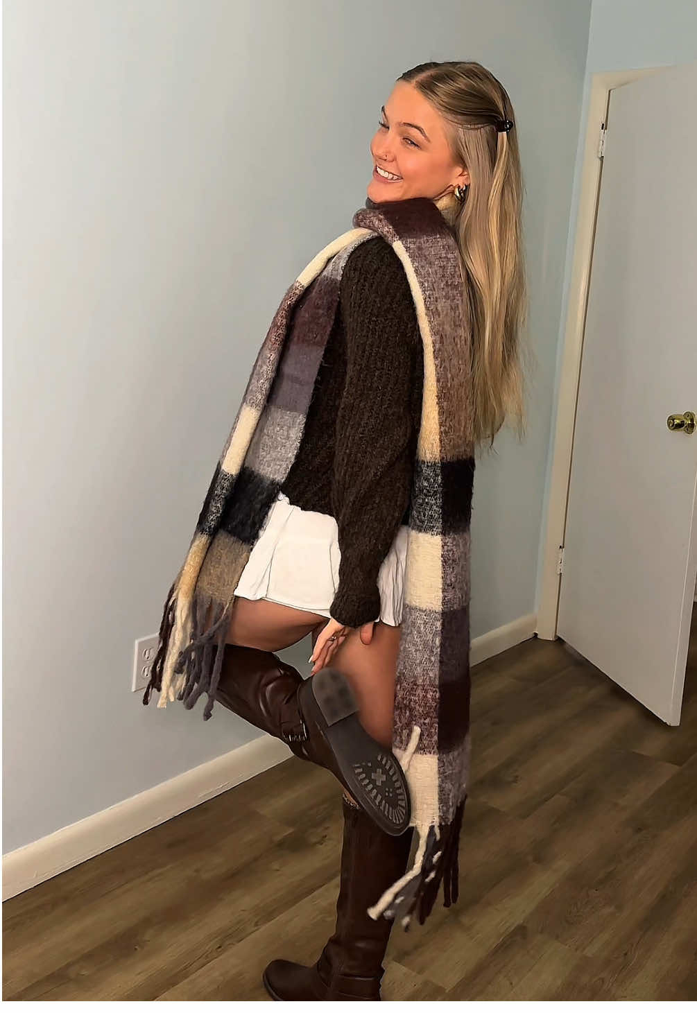 help me pick my fall ootd!! 🍂 which outfit should I wear today?🧍🏼‍♀️ #fallfashion #OOTD #falloutfits #outfitinspo #pickmyoutfit  