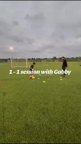 Great session. Putting in that extra work!!! #fyp #coaching #football #1to1coaching #hardworkpaysoff #grinding #Soccer 