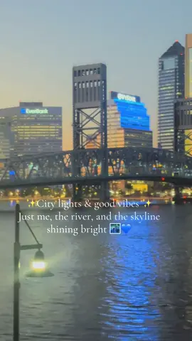 Late-night views by the Jacksonville Riverwalk — the lights, the bridge, and that peaceful feeling when the city glows just right 🌉💫 #JacksonvilleNights #CityViews #GoodVibesOnly #fyp #SkylineMagic 