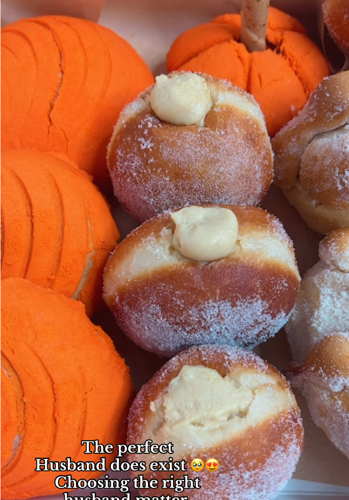 Thank you for always helping me out 🥰 #husbandwife #besthusband #couplegoals #mexicanbread #husban 