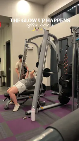 another late night gym vlog cause honestly these are super fun to film🏋🏼‍♀️  pls don’t make fun of my face, I was struggling during some of these #gymvlog #gymroutine #health #Fitness #fitnessjourney 