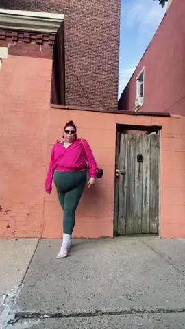 plus size yoga fit friday 😘 brat 4 lyfe. southern me would be appalled at socks and sandals. i’ve evolved!  #plussizefashion #plussizequeen #plussizefitness #plussizefallfashion 
