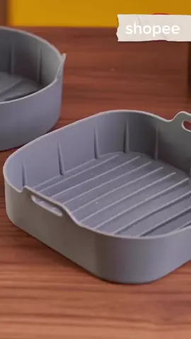 Dê uma olhada em Kit 1/2/3 Formas de Silicone Quadrada 16x16cm Assadeira Air Fryer e Forno Forma para Fritadeira Elétrica com Alça por R$10,00 - R$19,99. Compre na Shopee agora! https://s.shopee.com.br/8V0ORFfwav