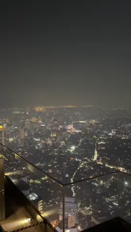 #foryoupage #masukberanda #fypシ゚ #citylight #cityviewjakarta #autographtower #upatthamrinnine #gedungtertinggidiindonesia 