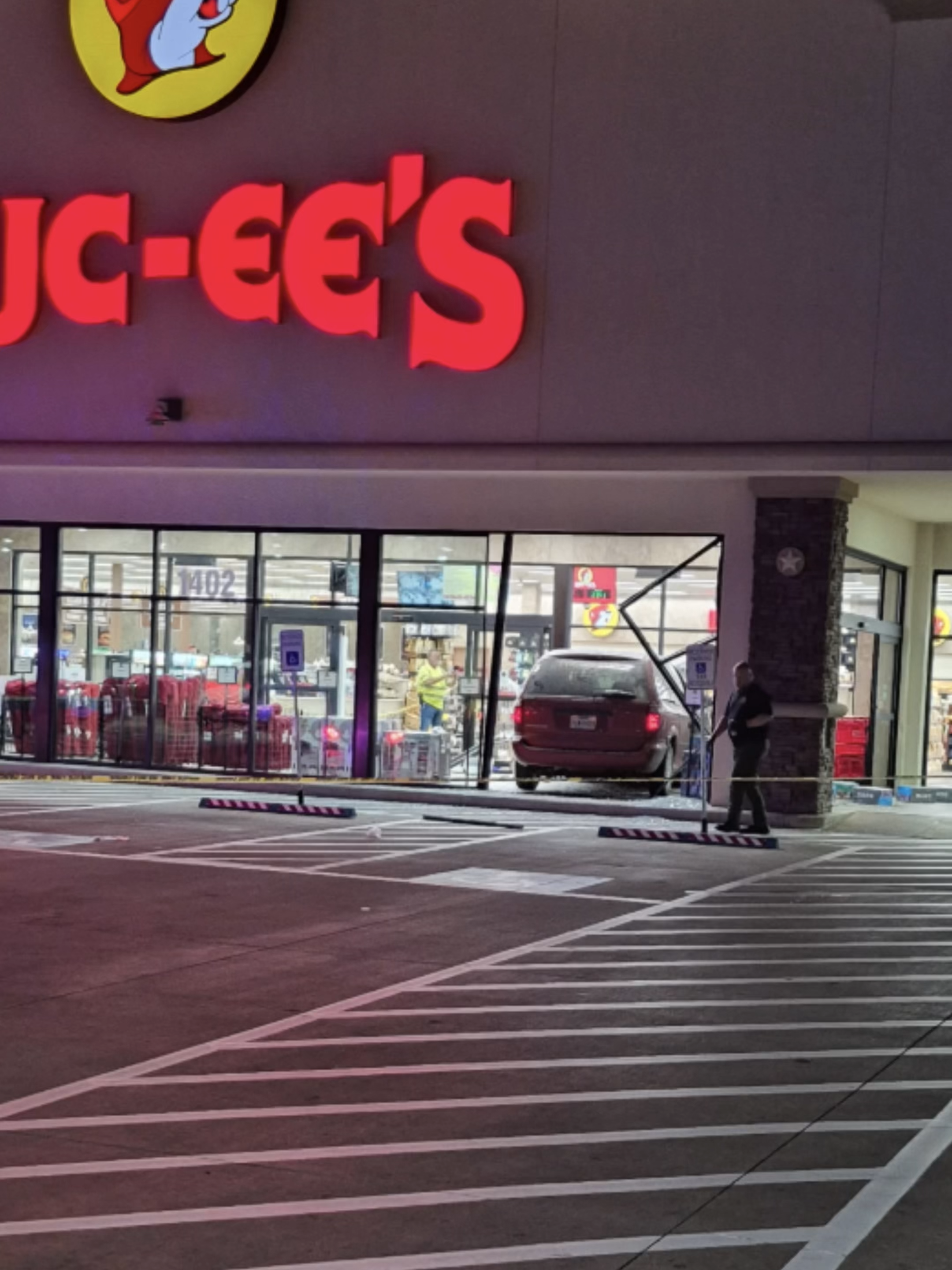Man Kills 3 in Maybank Before Crashing Into Ennis Buc-ee’s, Then Trying to Kill Himself, Allegedly #fortworth #dallas #viral #texas #crime