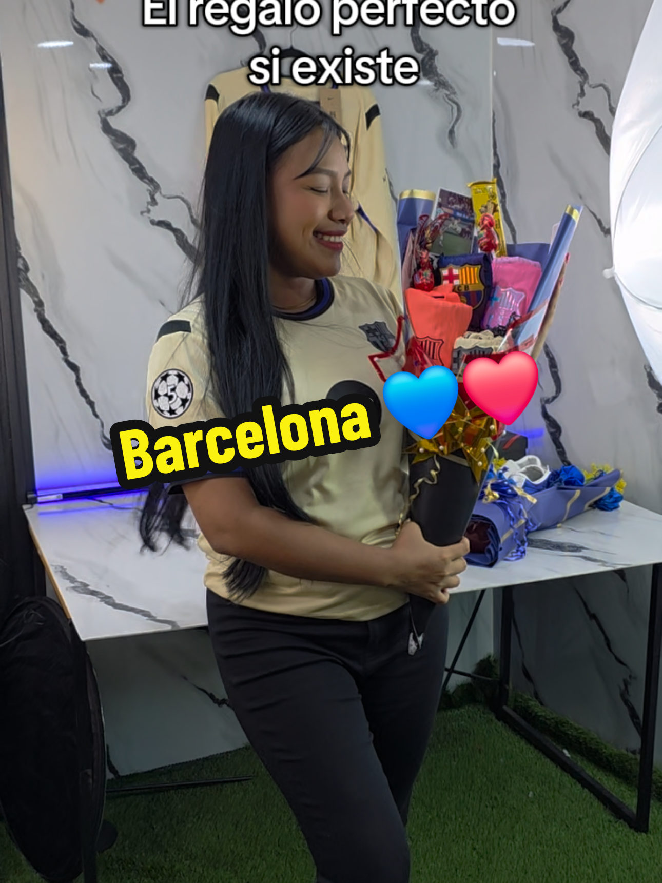 Barcelona las 3 equipaciones❤️💙🤍 #paratiiiiiiiiiiiiiiiiiiiiiiiiiiiiiii #fyp #futbol⚽️ #realmadrid #barcelona 