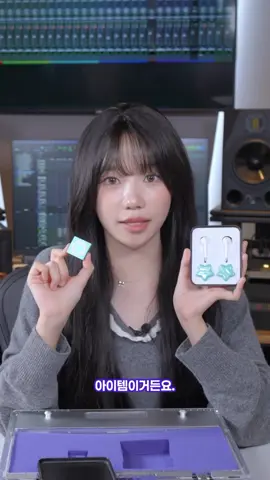 Playbox ❤️ 오후 14시부터 오후 18시까지, Vinyl & Plastic에서 만나보세요!  #joyuri #fyp #player222 #playbox 