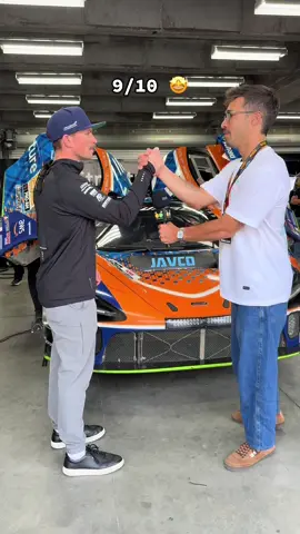Searching for the perfect dap with the GT World Challenge America drivers 🤝📢