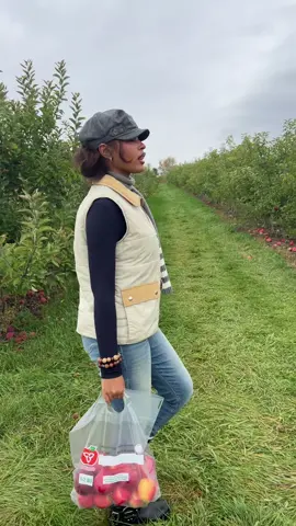 full outfit guys #outfitinspo#fall#applepicking#fashiontiktok 