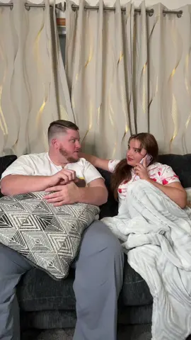 Su reacción😂😂 #gringoylatina #couplecomedy #husbandprank #humor #fypシ 