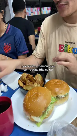 Já aproveita e leva a coca e o ketchup #foryou #foryoupage #ufpe #restauranteuniversitario 