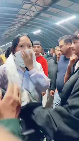 आज दुवै हुँदै विभिन्न मुलुकमा बेचिएका चेलिहरुलाई हाम्रो Team ले रोकेर international airport बाट फर्कायो। कत्ति रोक्ने कहिले सम्म रोक्ने छेक्ने नेपाल सरकारको ध्यानाकर्षण होस🙏🙏#hurhur🤟✌️ @Phurba Dorje Moktan 