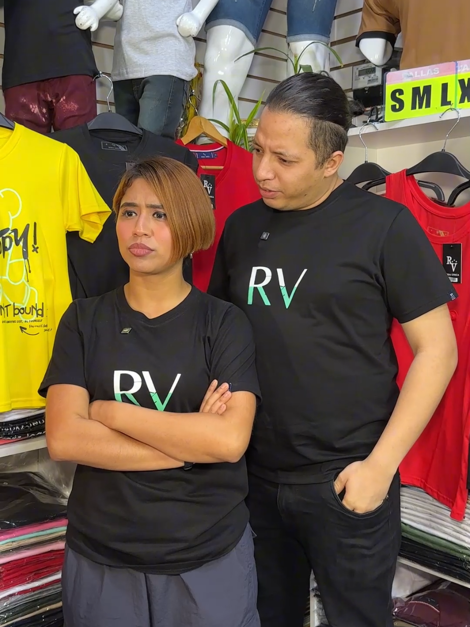 Trabajadora fantasma?😦 Polos para tu negocio 💯🔥 📍Av. Manco Capac 141, puesto 19 - La Victoria  ⌚️Lunes a Sabado de 6:00 am - 5:00 pm 📱945 829 637 Producido y editado por: @FrannyOficial  #ropa #mayoristas  #centrodelima #peru🇵🇪  #lavictoria