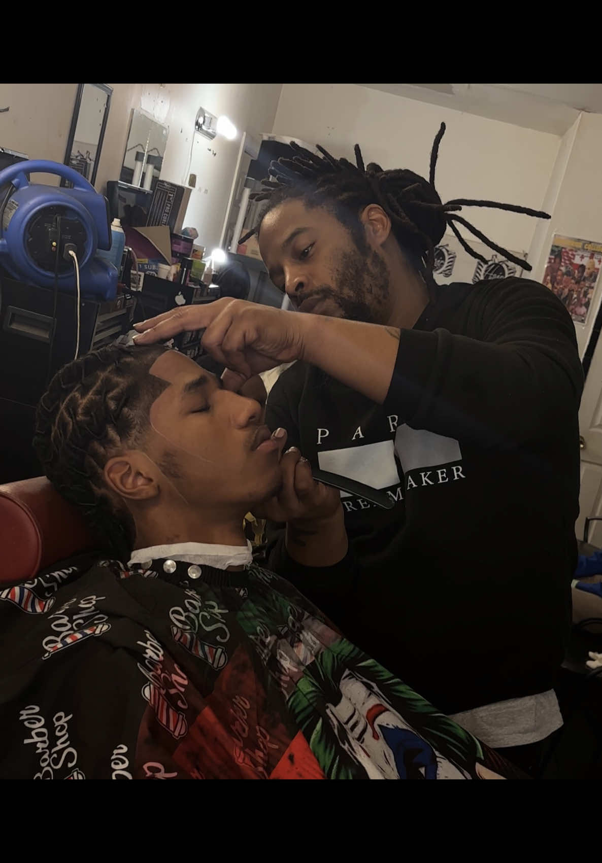My Brother is a philly barber, Hit him up ✂️💈 (Ask for Chris) #phillytiktok #barber #family #blackgirlcontentcreator #philly 