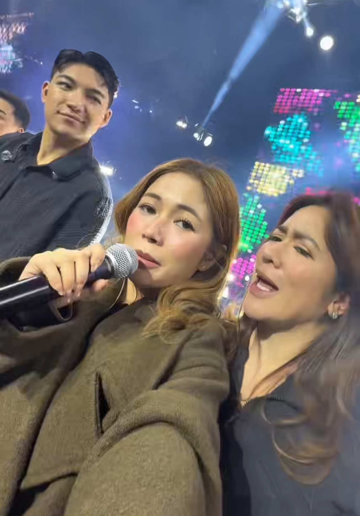 2nd day ng rehearsals para sa ASAP IN VANCOUVER! Canada ready na kami para sainyoooo! @ASAP 