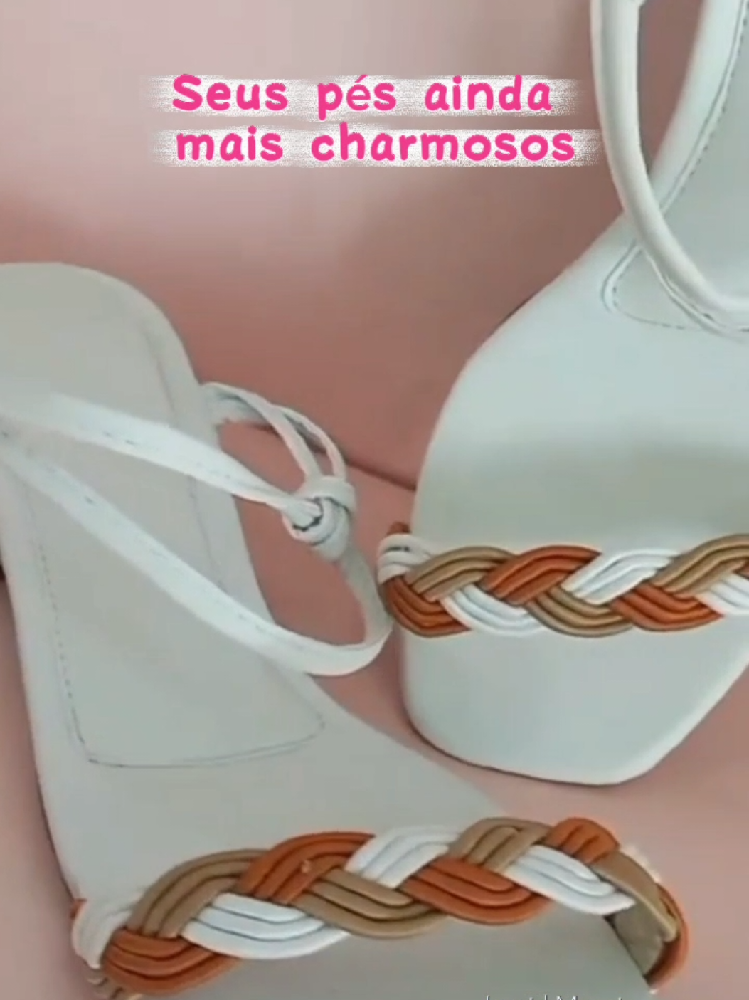 Sandália salto bloco e detalha em trança colorida! Bem lindinha.  #mulher #sandalia #explorepage #fypage 
