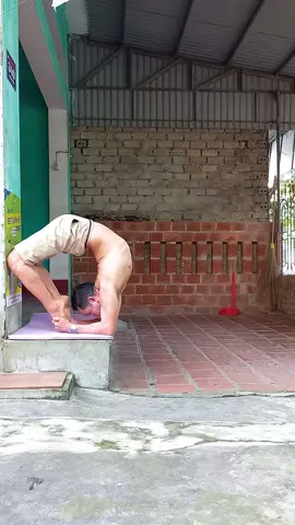 UỐN LƯNG #yogapose #yoga #trendingtiktokviralvideo #yoganangcao 