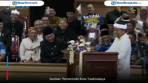 kudu galumbira husus urang Tasik,sok kupingken atuh #kdm2025 #kangdedimulyadichannel #fyp #kdmbapakaing 