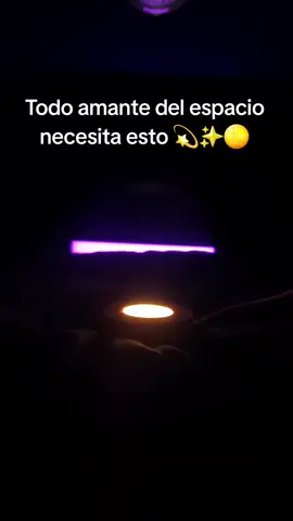 ¿En dónde la colocarías tú? 🌕 #regalos #decoracion #espacioexterior #lámparaluna #luna  Esta Lámpara 3D Luna de Cristal transforma cualquier habitación en un rincón mágico. Ideal para regalar o disfrutar tú mismo.