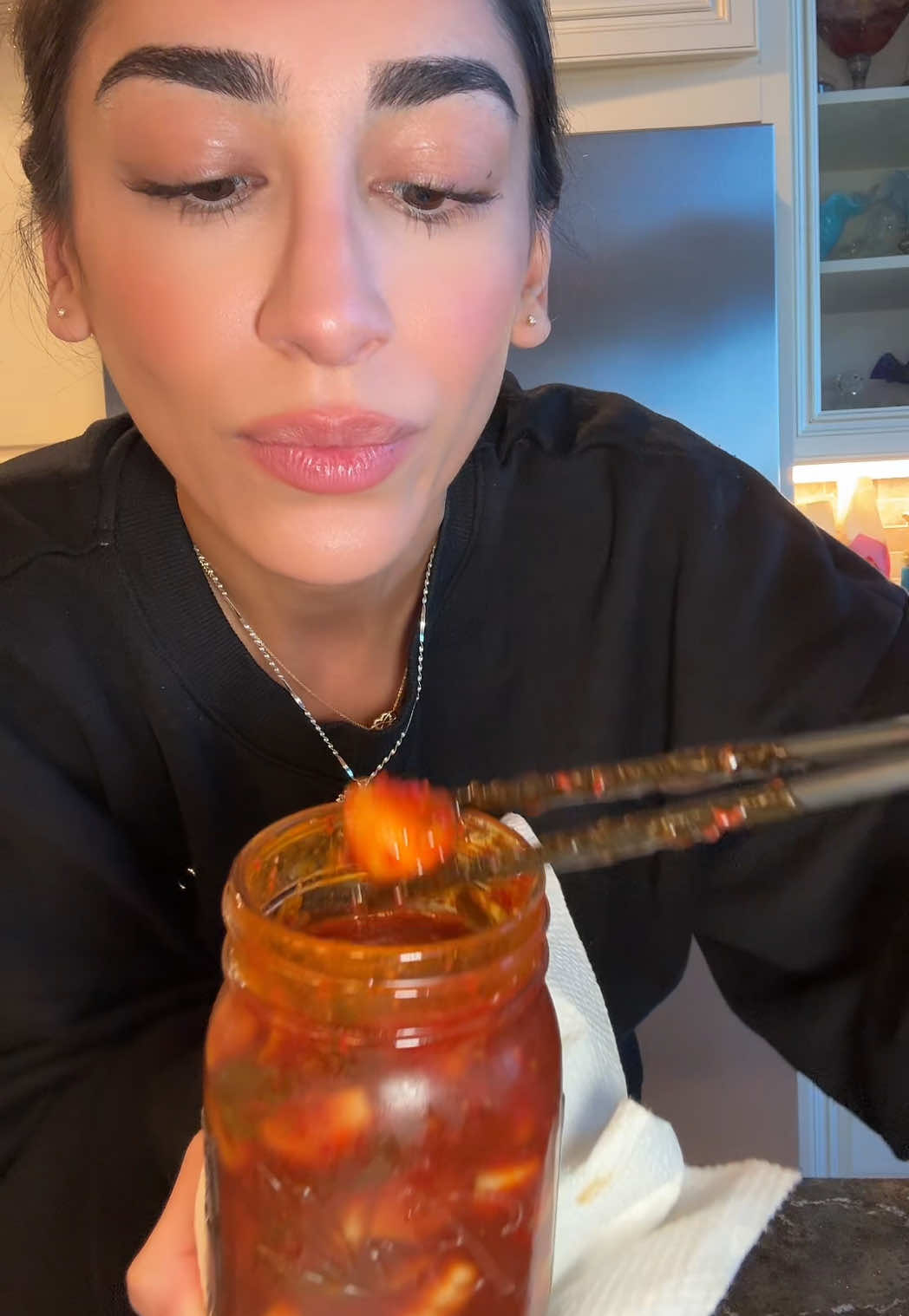 I dream of these every night lol @Picklemeeverything #pickles #garlic #pickle #pickletok #mukbang 