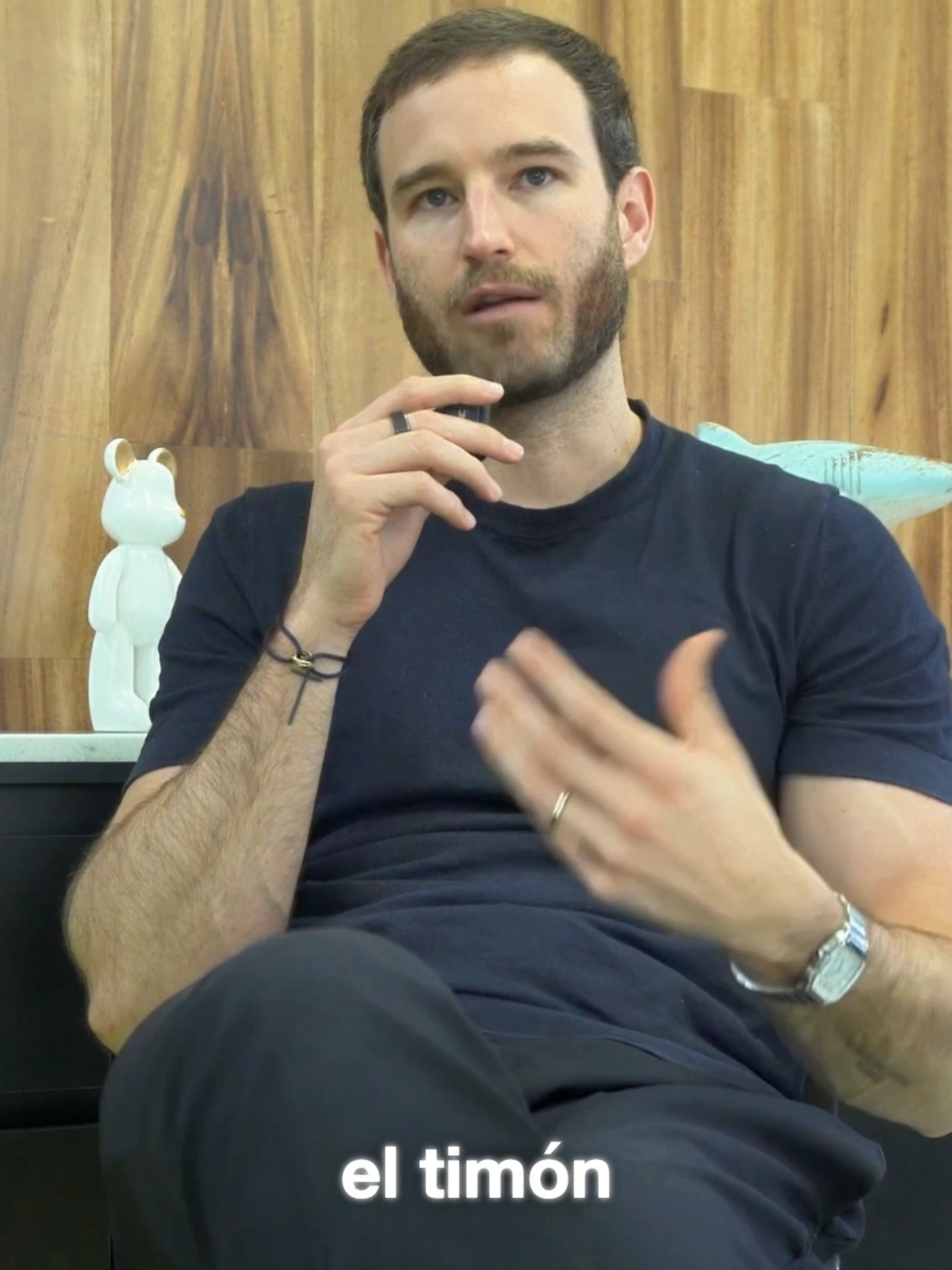 Si hoy volviera a empezar mi negocio desde cero 💼 haría una sola cosa diferente: ser un mejor líder. 👑 Porque no importa qué tan buena sea tu estrategia, si no sabes inspirar, guiar y sostener a tu equipo, todo se derrumba. Ser líder no es mandar, es servir. Es escuchar. Es construir algo más grande que tú. Y si algo aprendí en el camino, es que el verdadero crecimiento empieza cuando dejas de pensar solo en ti. ⚡️ #Mentalidad10x #AltaFrecuencia #CrecimientoReal #EstrategiaYAcción #ModoResultados #PiensaEnGrande #MentalidadDeGanador #CreaTuRealidad #DisciplinaDiaria #LiderazgoReal #ResultadosNoExcusas #MarianoPorter