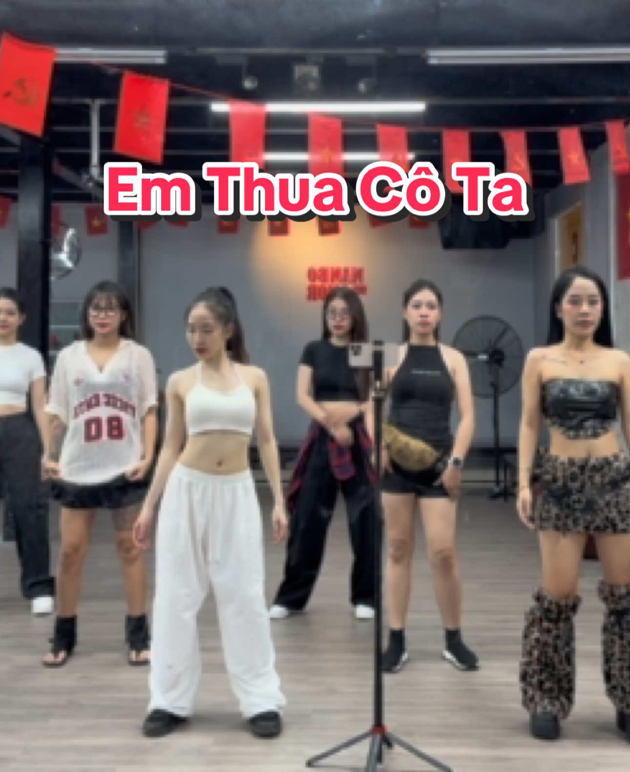 Lại lười đăng toptop rùi. Ce ơi e vẫn dạy đều nhaaaa… trend bắt k tượt phát nàoooo … ( dc : Ninh Anh ) 