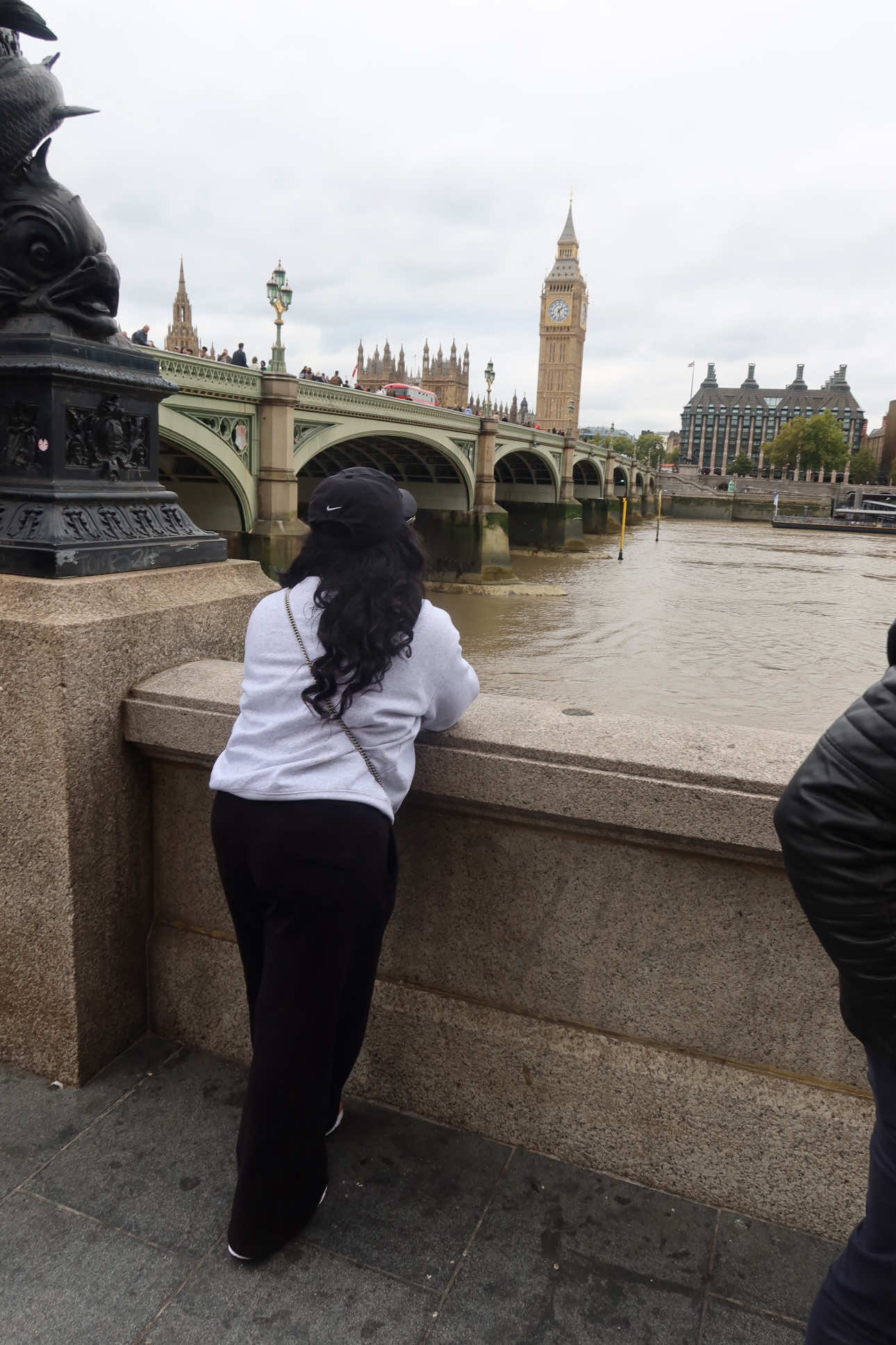London travel vlog! This is what I call true luxury. Exploring & creating memories with the people I love so much!  #londonvlog #travellife #blacktravelfeed #fyp #london 