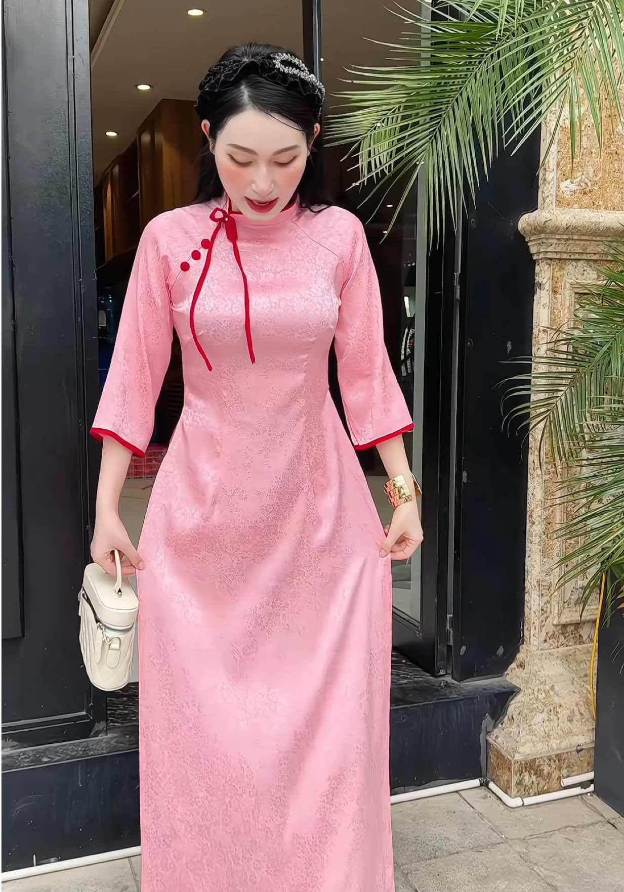 Áo dài lụa gấm đẹp sang #aodaidep #aodaitruyenthong #aodaicodau #aodaitet 