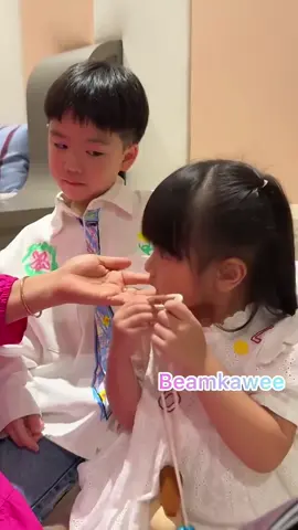 พี่ชายเล่นกับน้อง ตามที่ฝากไว้เลยครับ 💗 #น้องพีร์ #น้องยูจิน #เจนนี่ได้หมดถ้าสดชื่น #beamoilchannel 