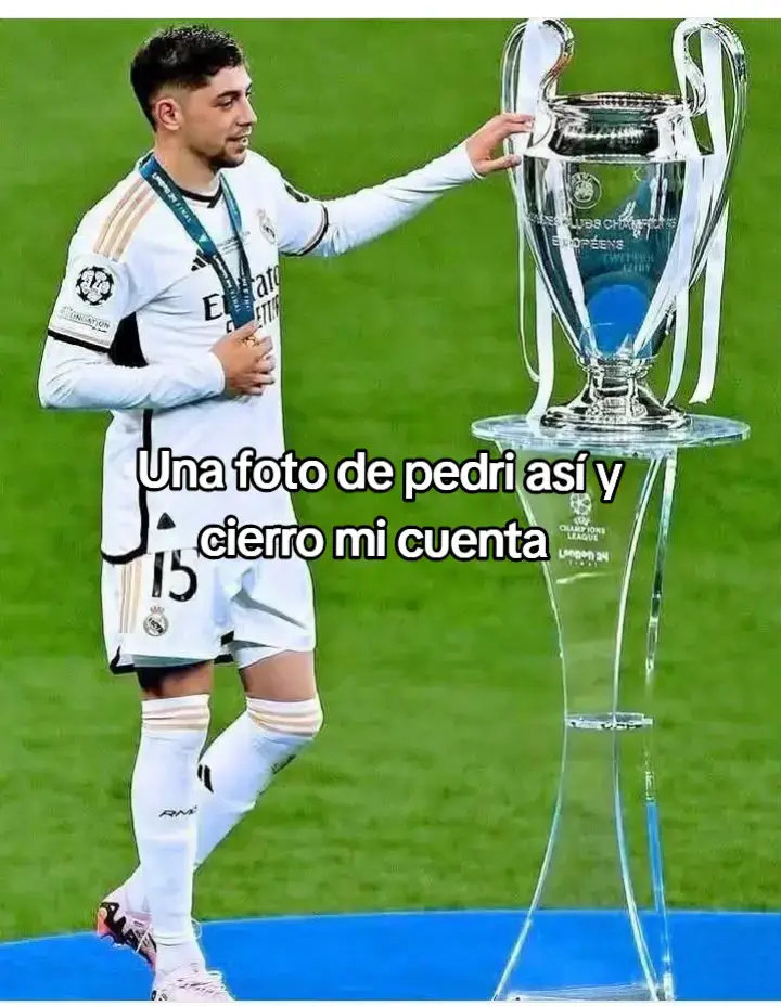 unas fotos de pedri así y cierro mi cuenta #realmadrid #madrid 