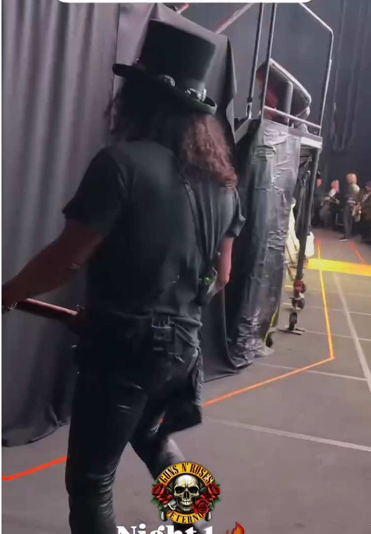 @gunsnroses ao vivo no Estádio Huracán, Buenos Aires, Argentina 🇦🇷  Que plateia maravilhosa 👏🔥 🎥 @cjfitlegend 🤘  #GunsNRoses #AxlRose #Slash #argentina🇦🇷 #DuffMckagan 