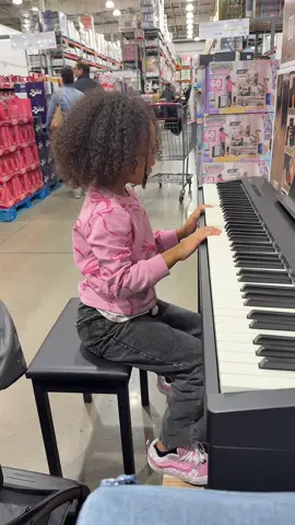 She was even pretending to be Stevie wonder at one point 😭😂