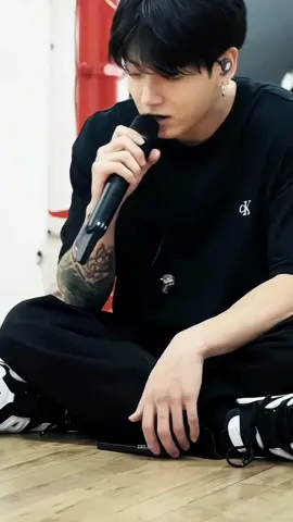 Don’t leave me alone, i need your love @mnijungkook 💜 #jungkook #jeonjungkook #kookie #fypシ゚ 